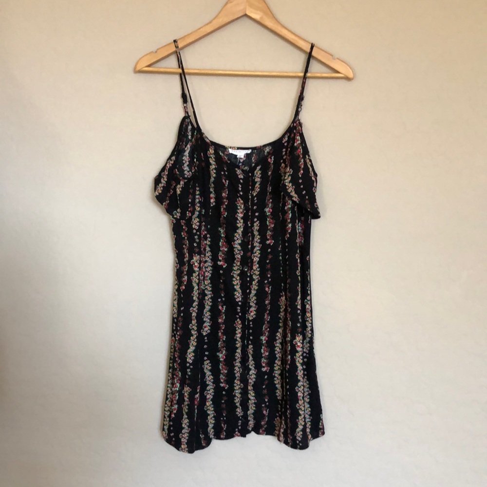 Socialite Off-the-Shoulder Floral Dress Size M